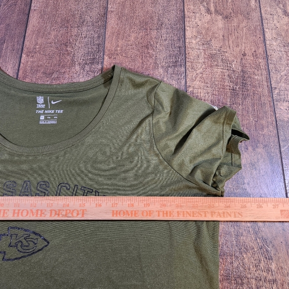 Kansas City Chiefs The Nike Tee Salute To Service T shirt Women XXL Olive Green - Picture 8 of 10